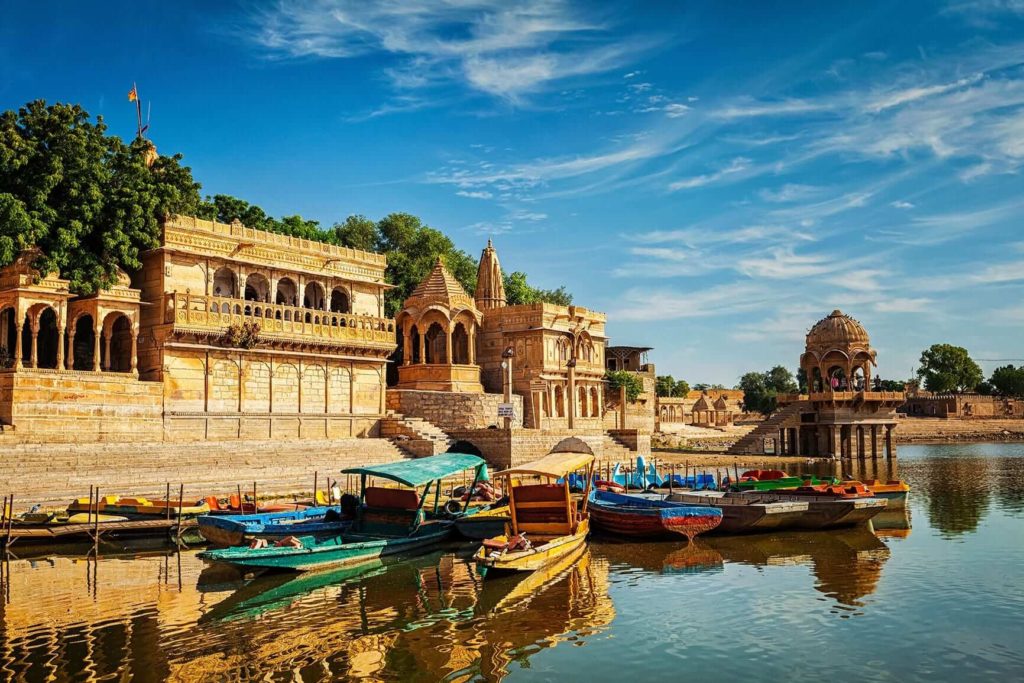 Top 50 Beautiful Tourist Places To Visit In India 