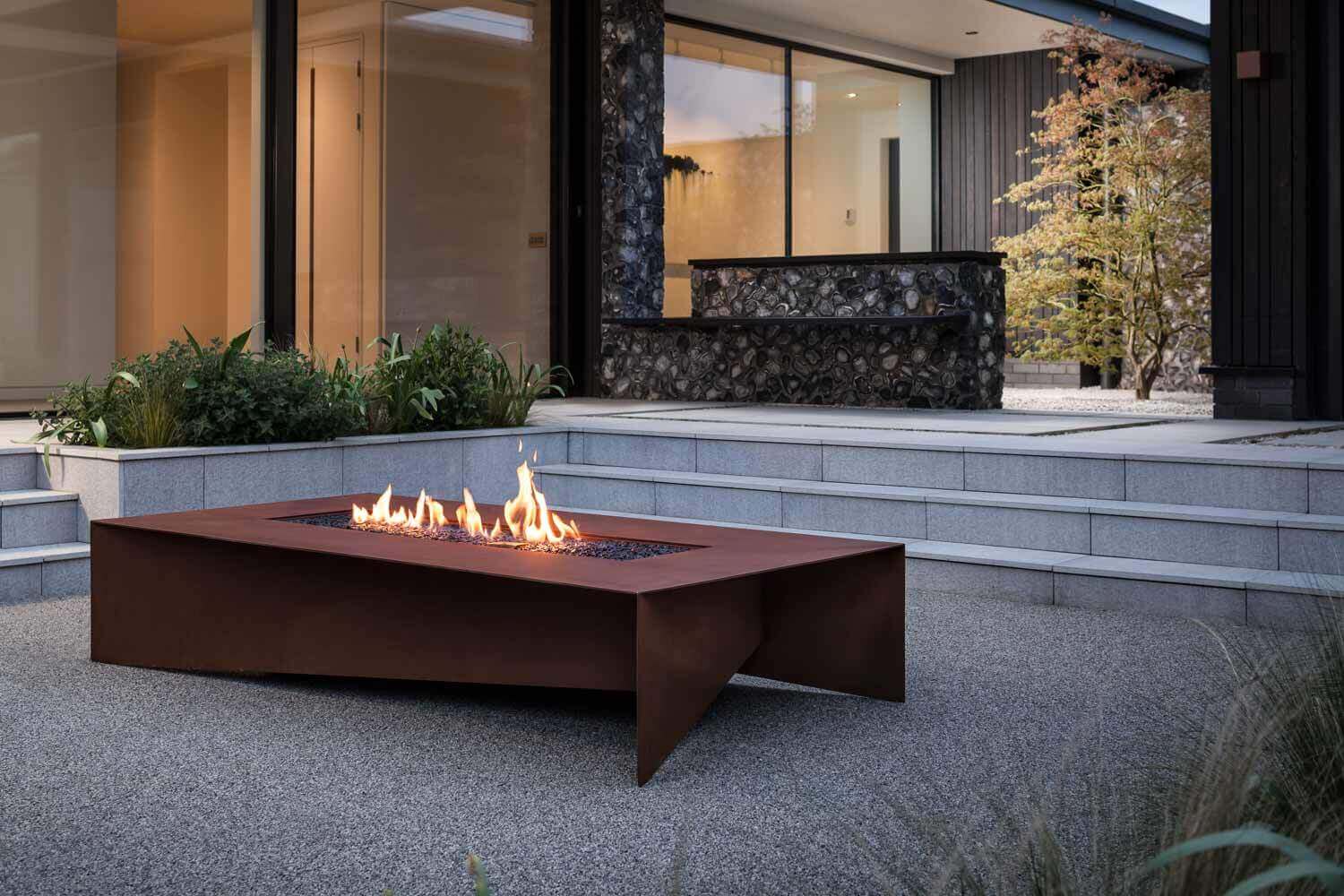 Cool Metal Fire Pit Designs to Warm Up Your Backyard or Patio