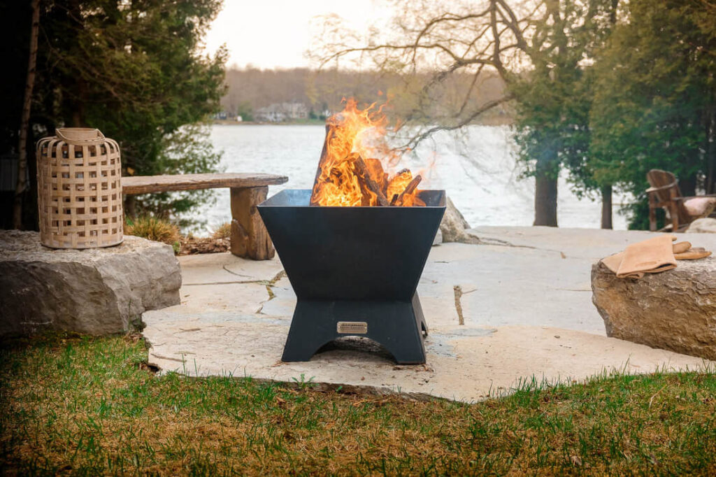 Modern cube fire pit