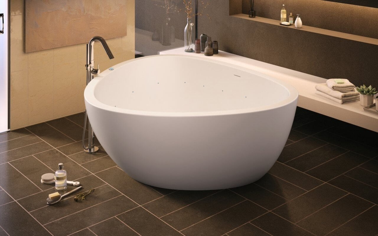10 Mini Bathtub and Shower Combos for Your Small Bathrooms