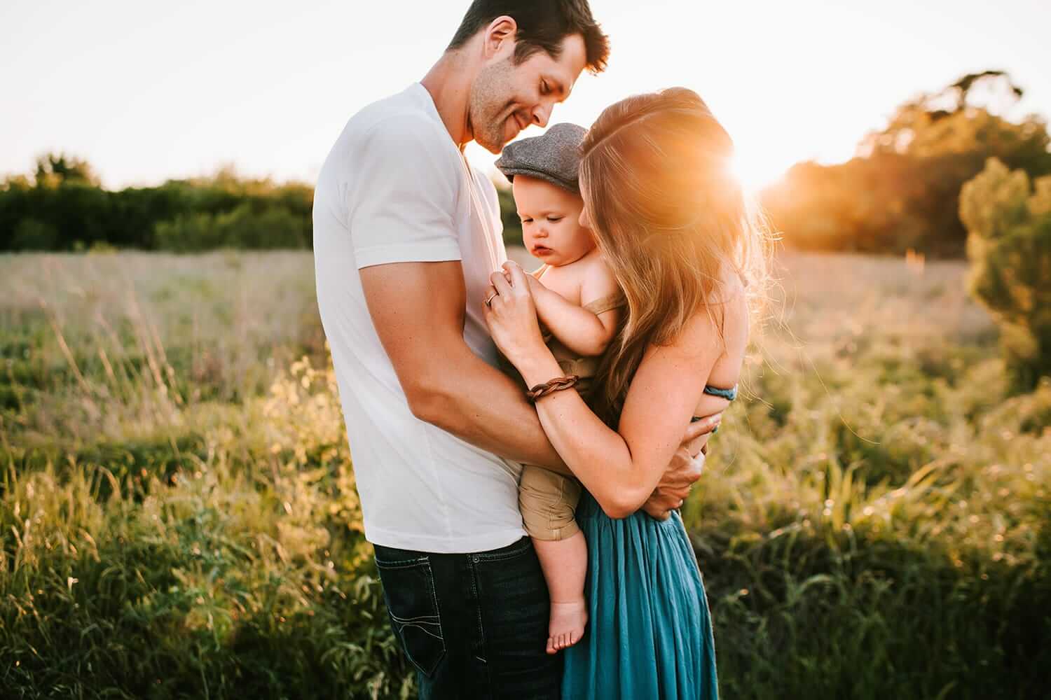 Family Photo Pose Ideas With Baby