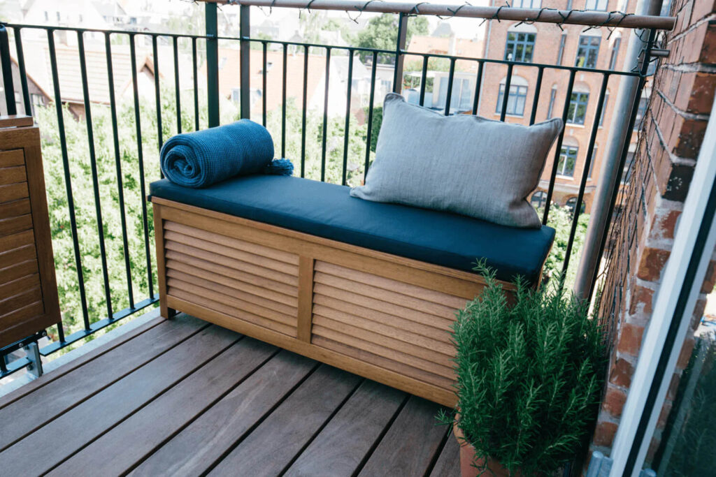 storage-for-balcony