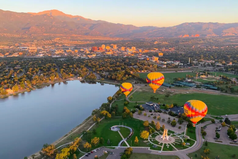 Hot-air-balloon-ride-Colorado-Springs