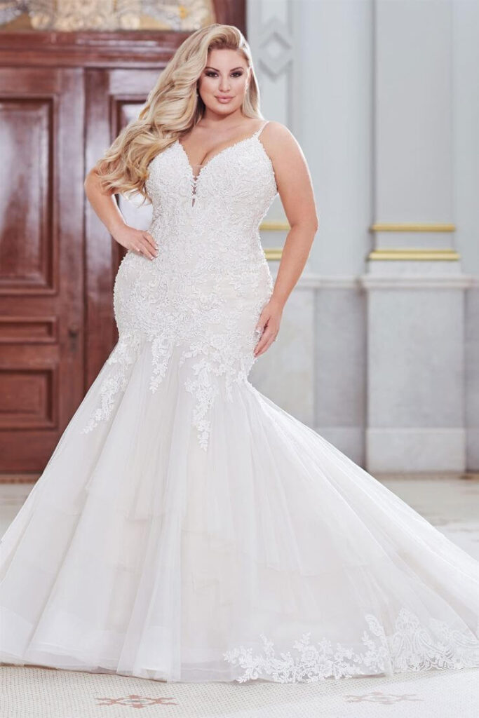 Plus size trumpet wedding dress