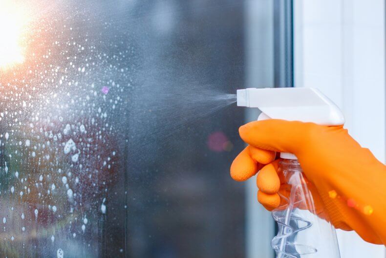 How to make a daily shower spray