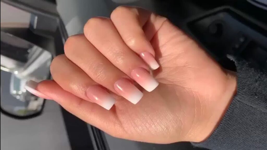 Ombre square nail